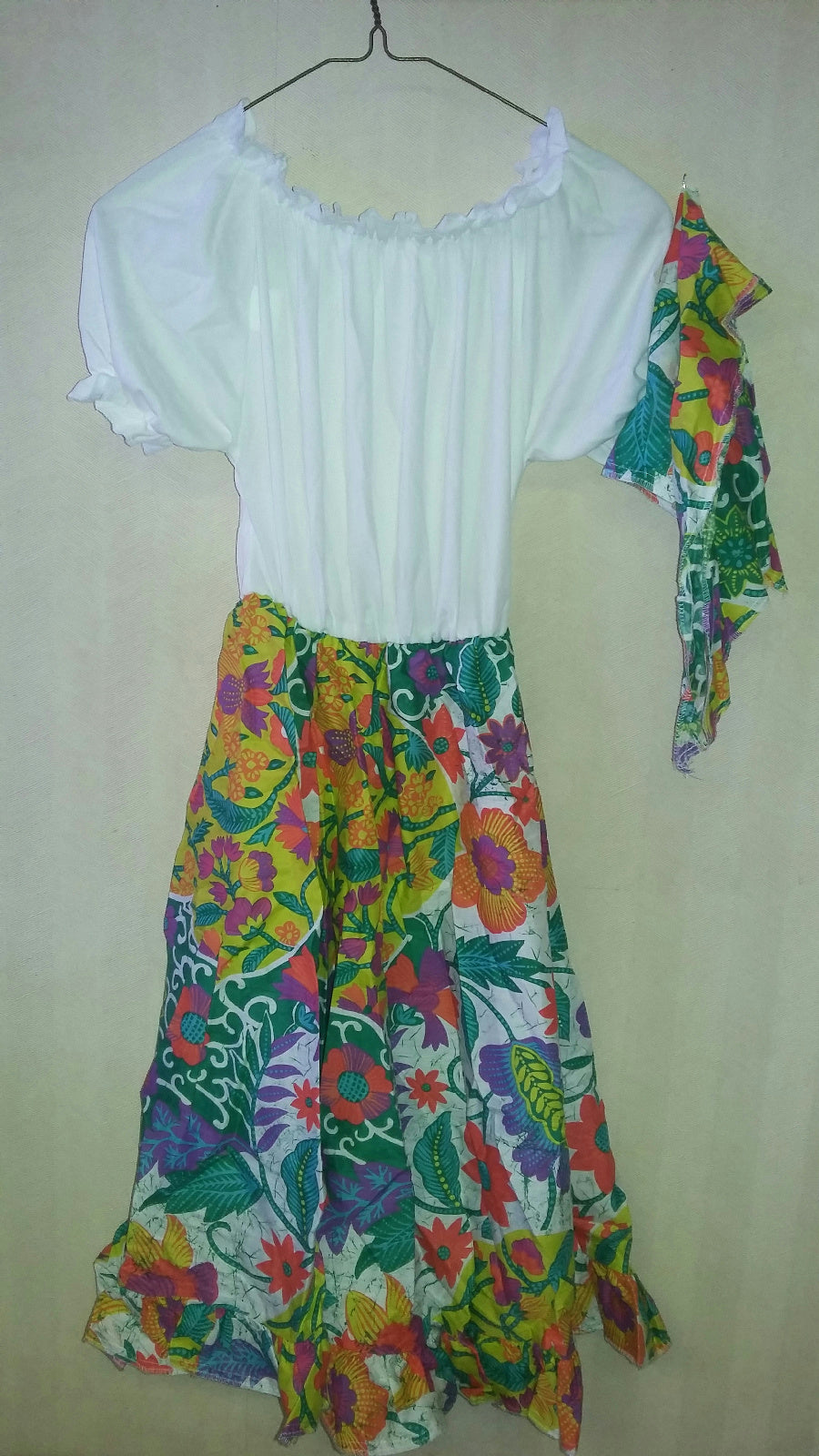 RG Costumes Jamaican Girls Costume Floral Dress and Headwrap Size Medium 8-10 by HalloweenStore.com