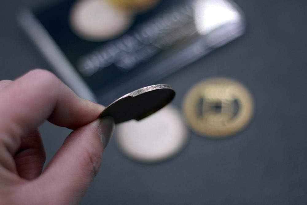 ZQION Digital Dissolve (Morgan Version) Magic Tricks Coin Visually Change Magic Close Up Magic Coins Gimmick Magic Mentalism
