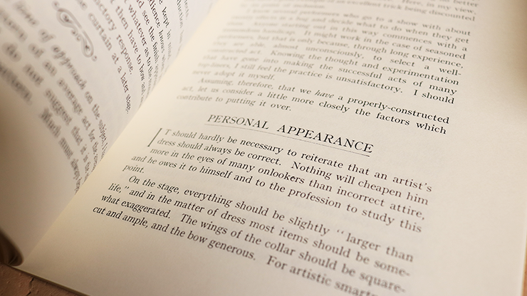 Showmanship and Presentation by Edward Maurice - Book by Murphy's Magic Supplies, Inc.