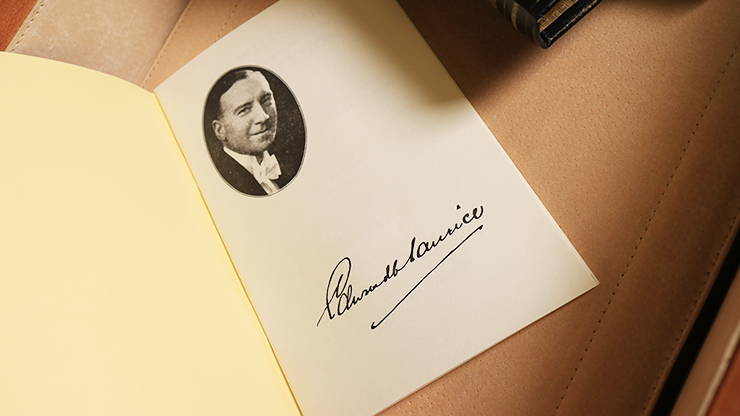Showmanship and Presentation by Edward Maurice - Book by Murphy's Magic Supplies, Inc.
