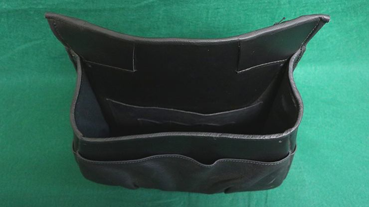 BUSKER POUCH by The Ambitious Card by Murphy's Magic Supplies, Inc.