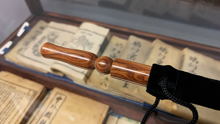 Wooden wand PRO (Bold Brown) by Harry He & Bacon Magic by Murphy's Magic Supplies, Inc.