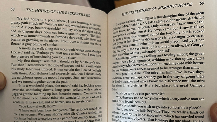 Facsimile (The Hound of the Baskervilles) by Michael Daniels - Trick by Murphy's Magic Supplies, Inc.
