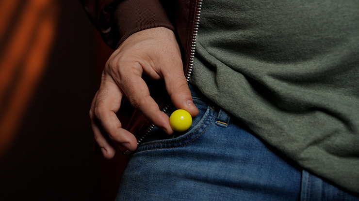 Bounce no Bounce Balls YELLOW by Murphy's Magic - Trick by Murphy's Magic Supplies, Inc.