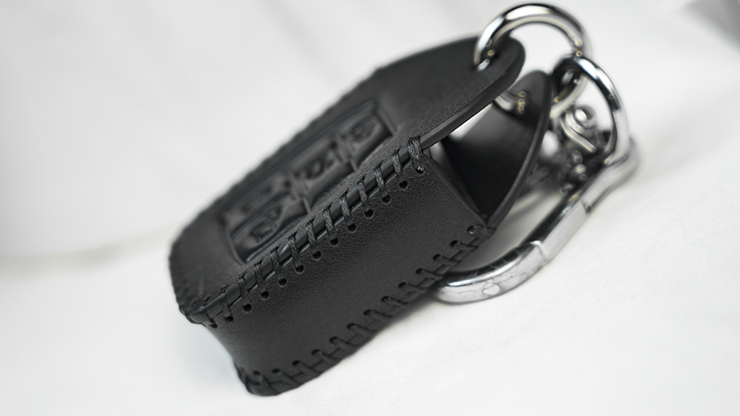 Palm Peeker Keychain Case by PITATA MAGIC by Murphy's Magic Supplies, Inc.