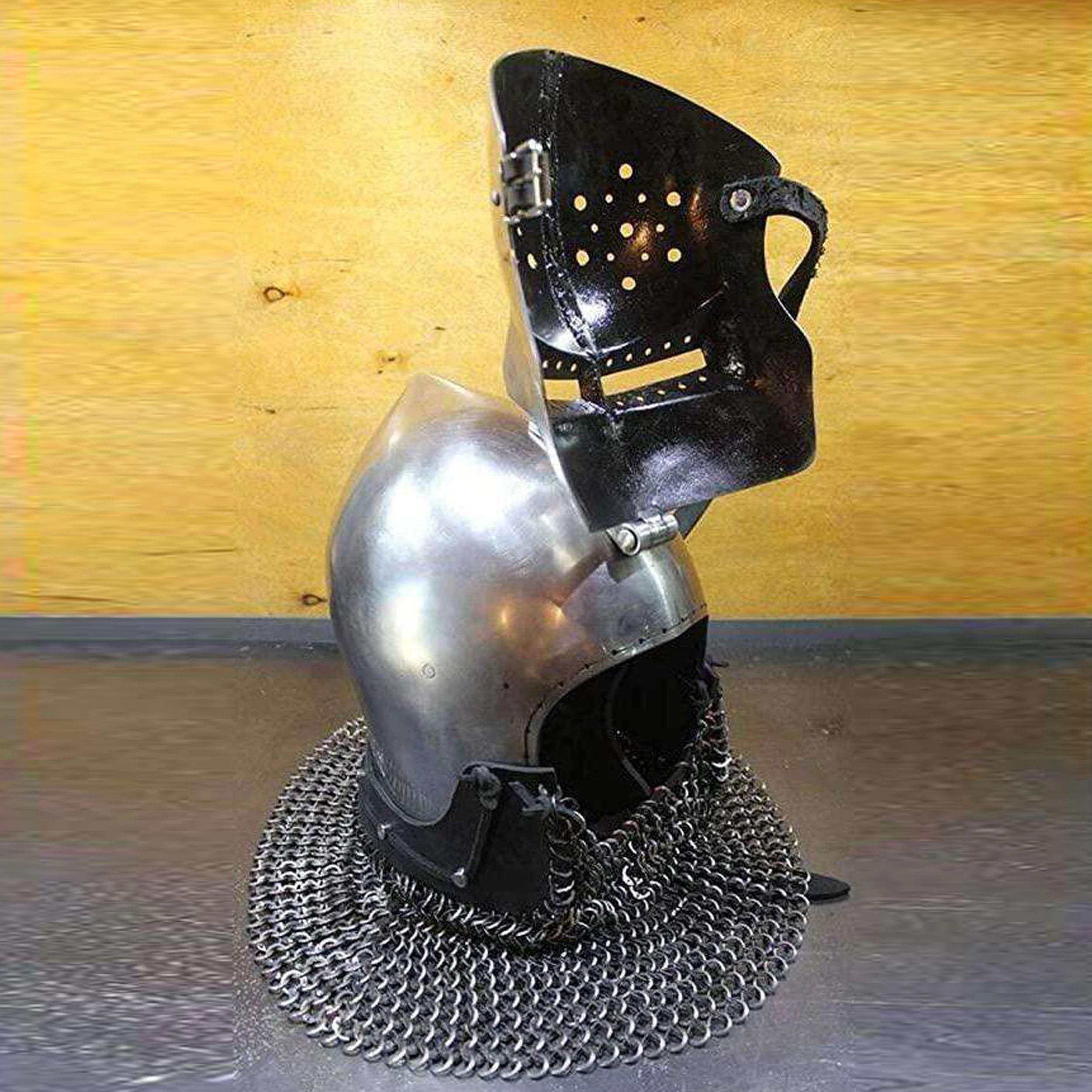 Medieval Faced Bascinet Chainmail Helmet Mild Steel Armor Elegant Antique Plating Knight Helmet for Battle Cosplay Collector