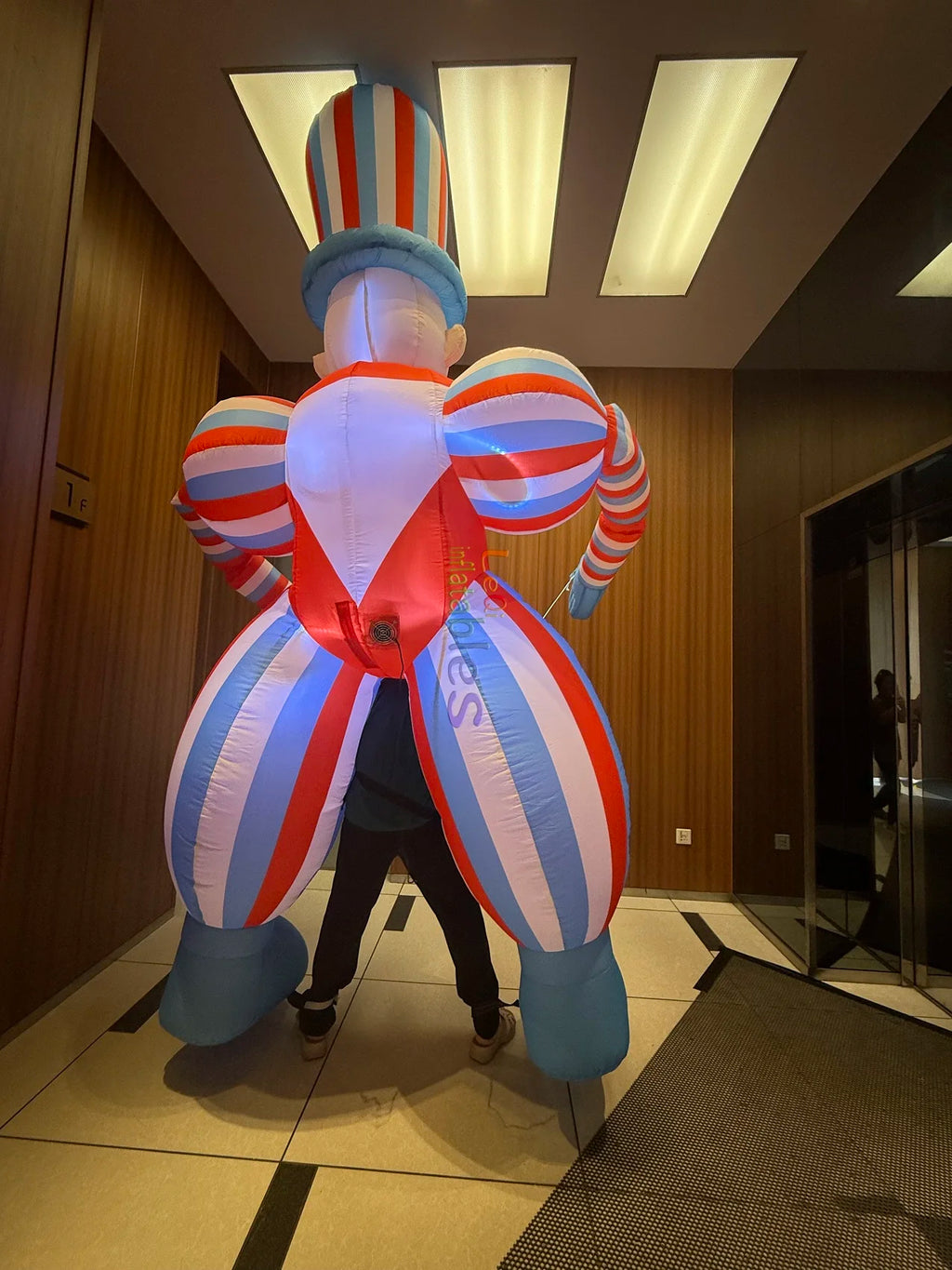 Blow up Circus Joker Puppets Walking Inflatable Clown Puppet Costume Led Lighting Inflatable Puppets for Parade