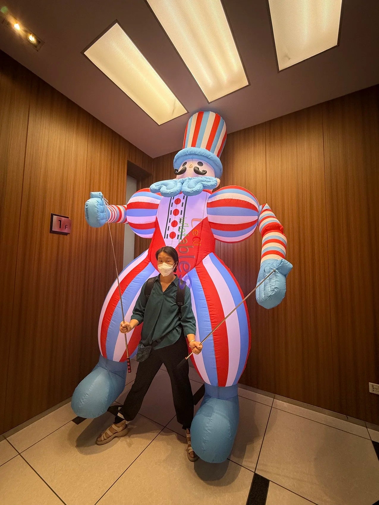 Blow up Circus Joker Puppets Walking Inflatable Clown Puppet Costume Led Lighting Inflatable Puppets for Parade