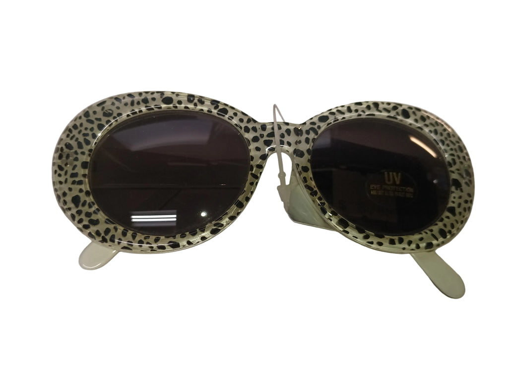 Jackie O Sunglasses by HalloweenStore.com