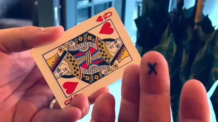 BLACK CROSS by Mickael Chatelain Gimmicks Illusions Close up Magic Card Magic and Trick Decks Street Magie Magician X Move