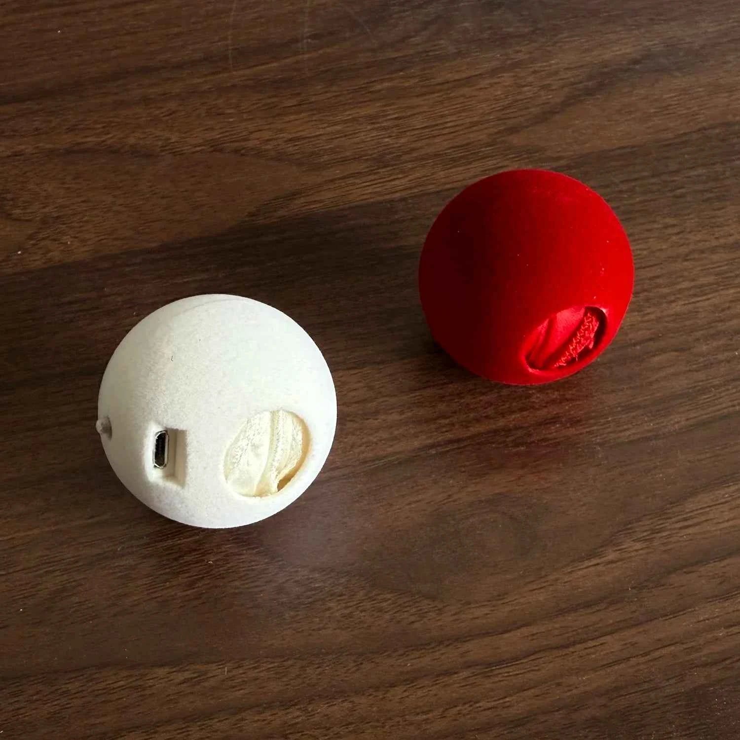 Electric Silk to Ball – Quick Speed Rechargeable Magic Prop (Red or White) - Big Tim's Magic Emporium