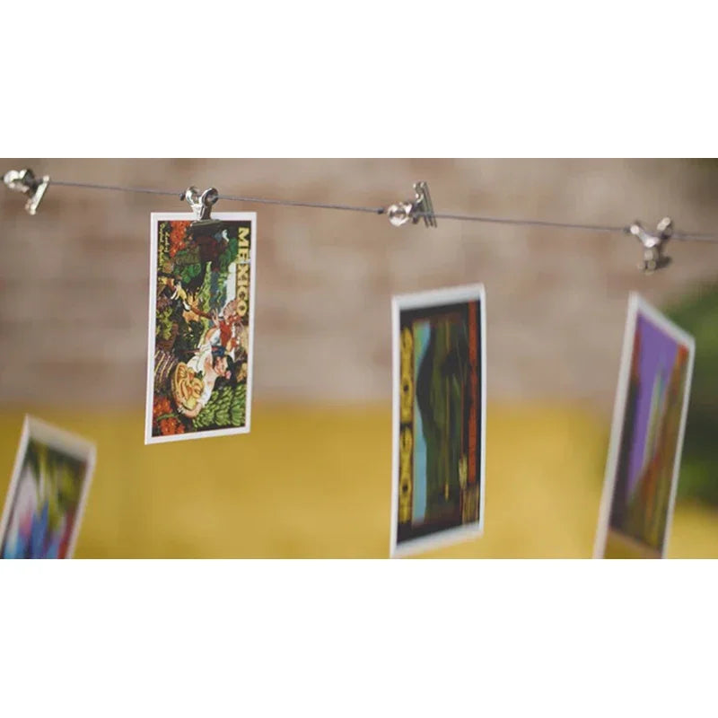 Gravity Clips Magic Tricks Close-up Street Illusions Gimmicks Mentalism Mind-Reading with a Visual Climax Card Prediction Magia