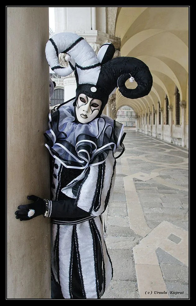 Women Men Jester Cosplay Costume White And Black Outfits Fancy Clown’s Costume Suit With Hat Set Carnival of Venice Costumes - Big Tim's Magic Emporium
