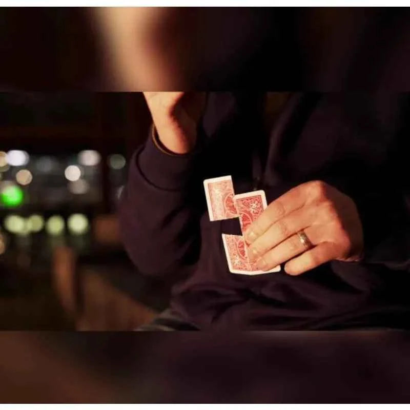 Corner Piece By Steve Langston Card Magic Tricks Card Trick Visual Magic Street Magia Walk Around Performer Magician Gimmicks