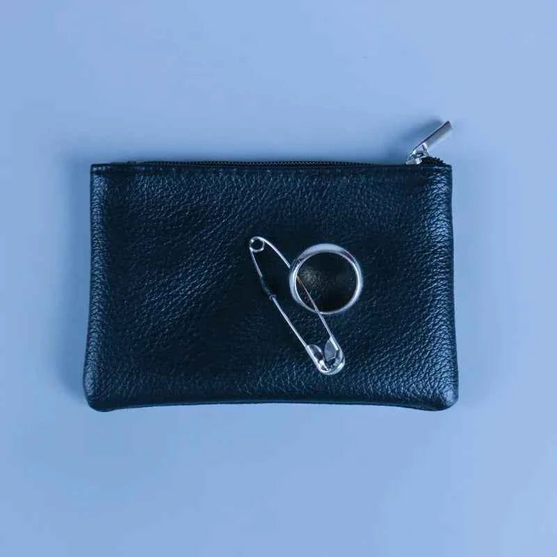 The Prop Ring Pin Disappears and Shifts Stolen Pin Illusion Close-up Visualization of the Black Pool Gimmicks magic tricks