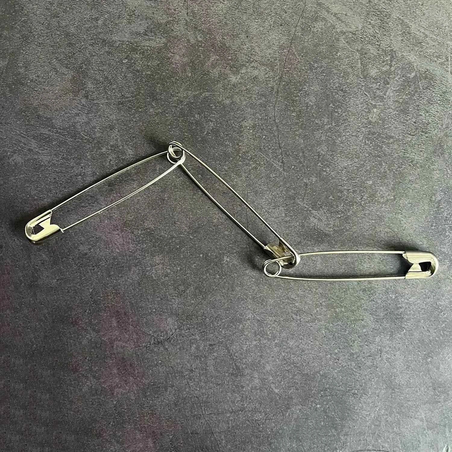 Linking Clips Magic Tricks Visual Three Linking Pins Penetration Clips Magia Close-up Street Illusions Gimmicks Mentalism Props