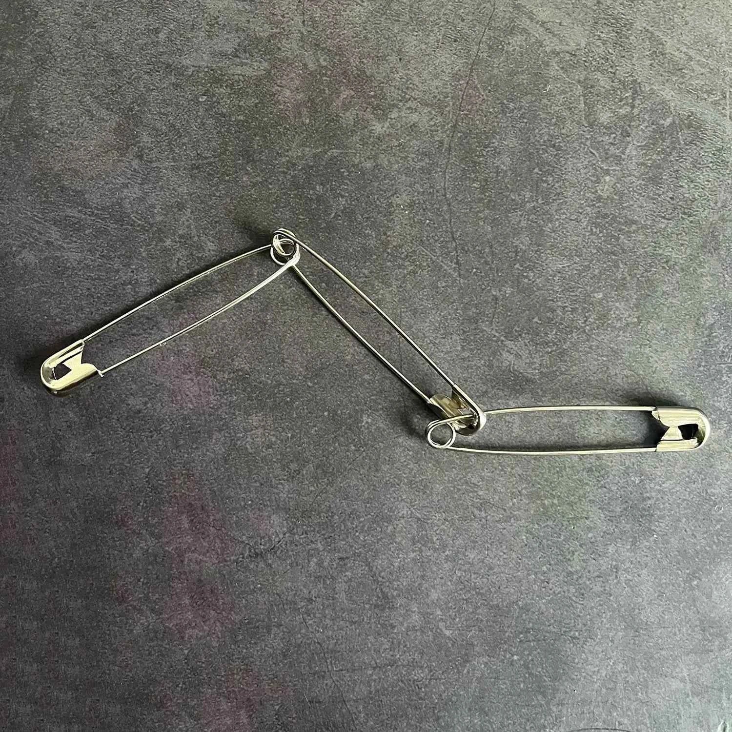 Linking Clips Magic Tricks Visual Three Linking Pins Penetration Clips Magia Close-up Street Illusions Gimmicks Mentalism Props