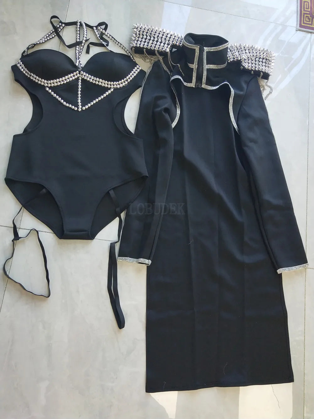 Black Rivet Chain Epaulet Cloak Showgirl Bodysuit Set – Glamour Stage Performance Costume