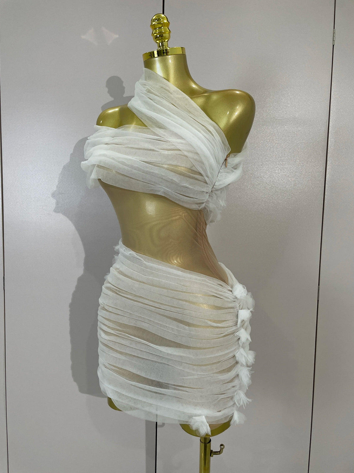 Vintage-Inspired White One-Shoulder Mesh Party Dress
