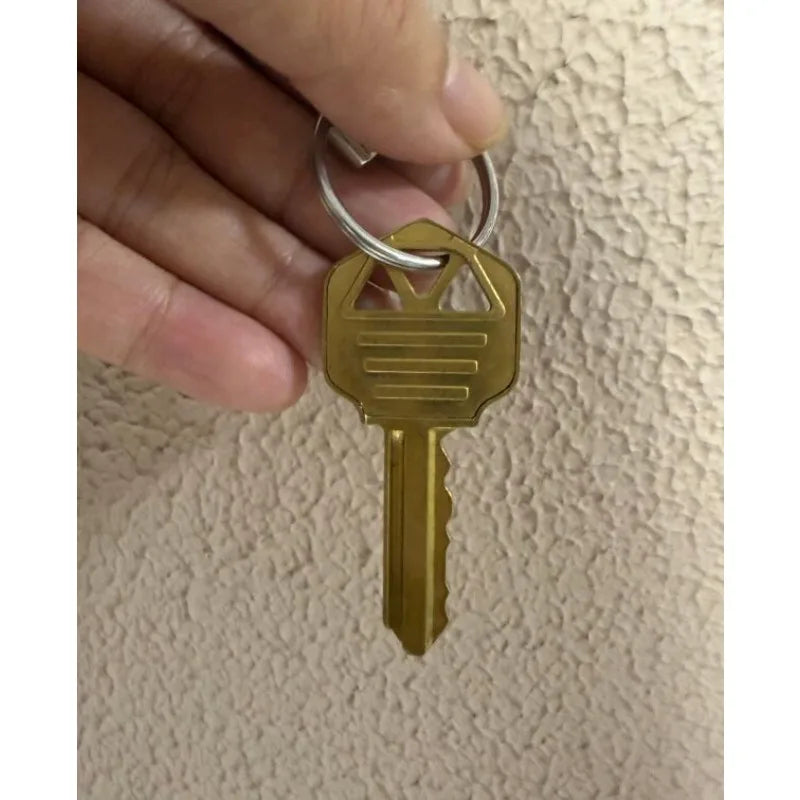 Magic Key Ring Thrus Keychian Key Traverse Magic Tricks Close Up Magic Street Magia Mentalism Comedy Prop Bar Trick Funny Games
