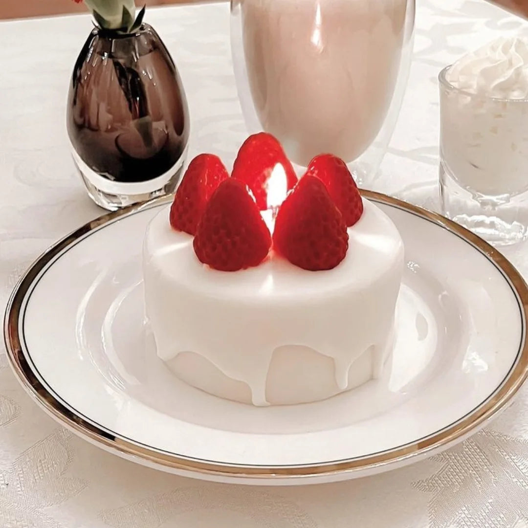 Romantic Candles Handmade Strawberry Cake Scented Candle Luxury Decoration Candle Birthday Decor Wedding Guest Gift Candles