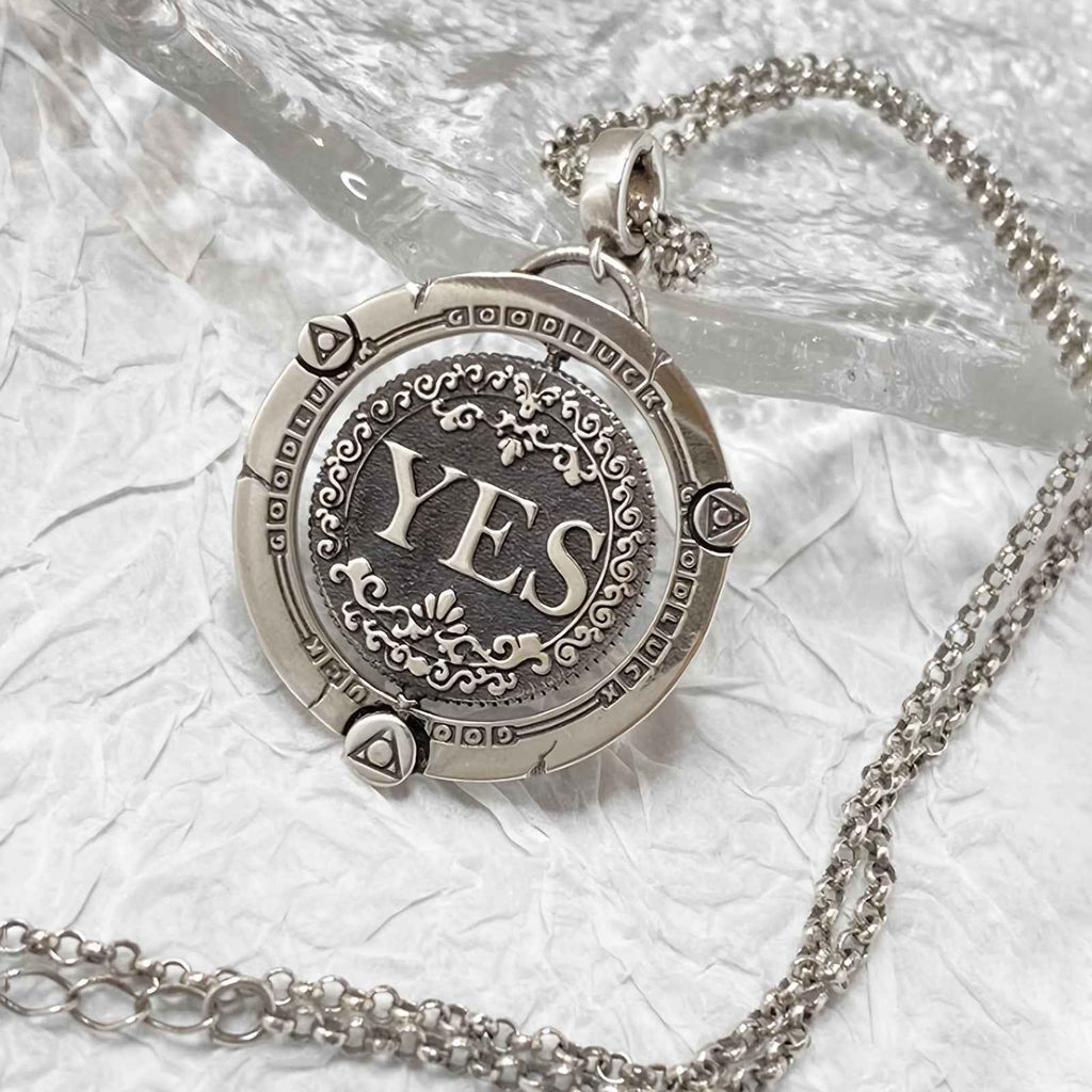 Decision Maker Spinning Necklace, Unisex, Spinning Yes/No Coin Pendant, Spinning Clock Necklace, Fun Jewelry, Birthday/Anniversary Gift, Present for Friends, Punk Style Accessory