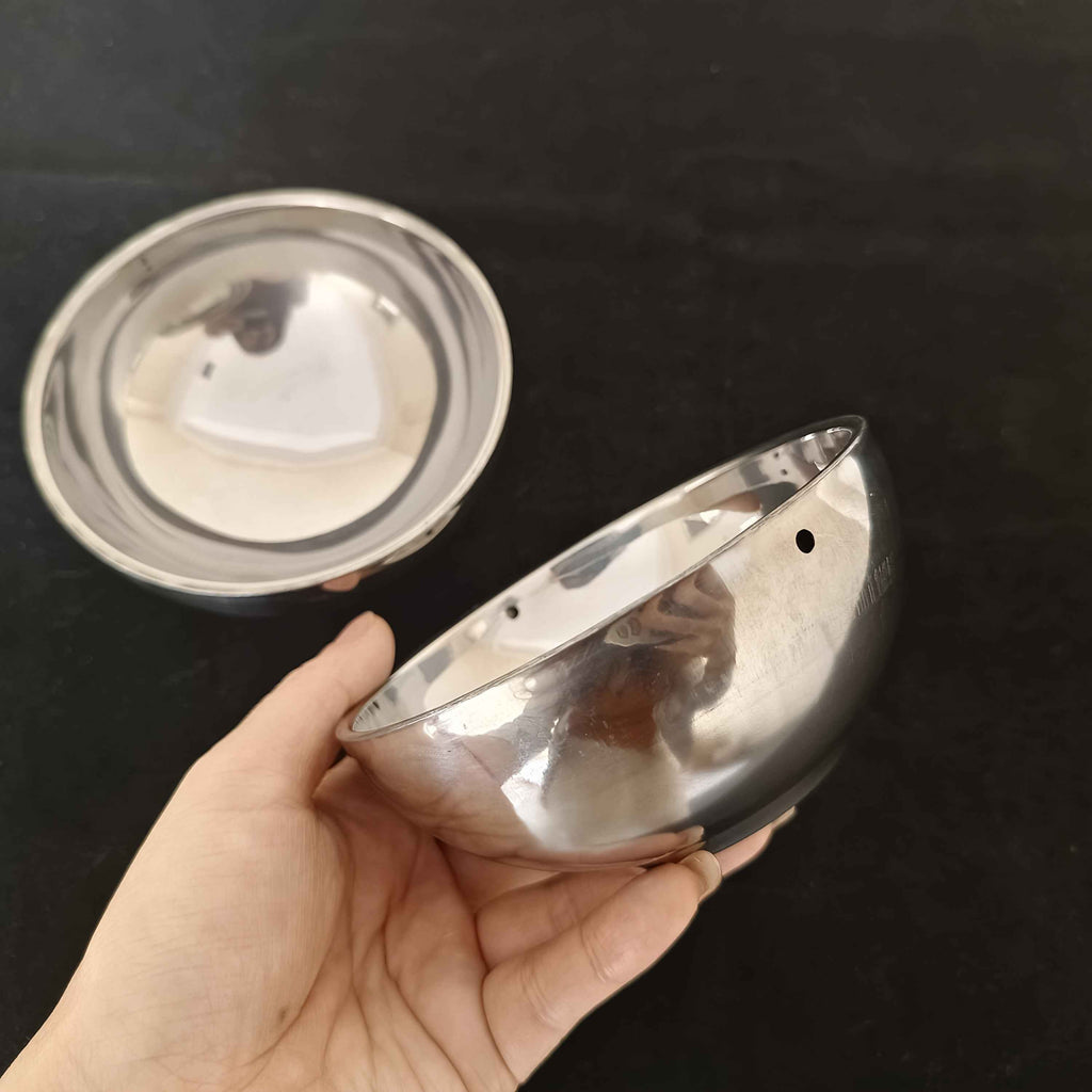 A Set of Stainless Steel Bowls, Where The Empty Ones Create Water - Double Bowls Transform Into Wine, And The Empty Ones Spill Water, Used As Magic Props for Street Performances
