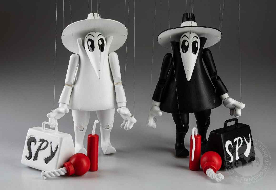Spy vs Spy - wooden hand-carved comics marionettes