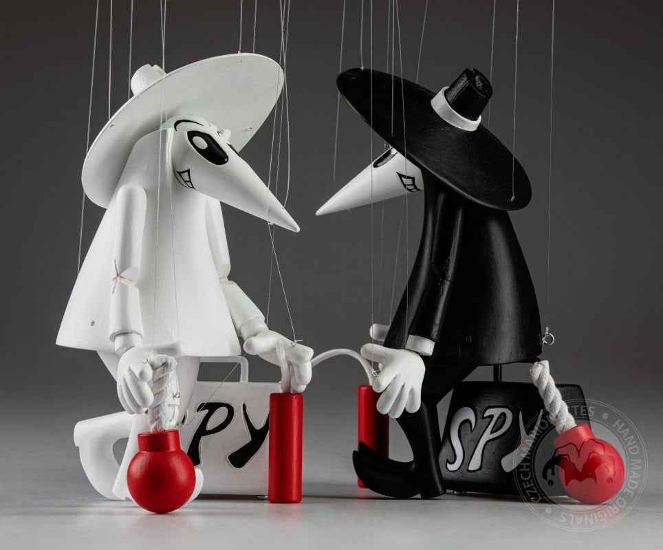 Spy vs Spy - wooden hand-carved comics marionettes