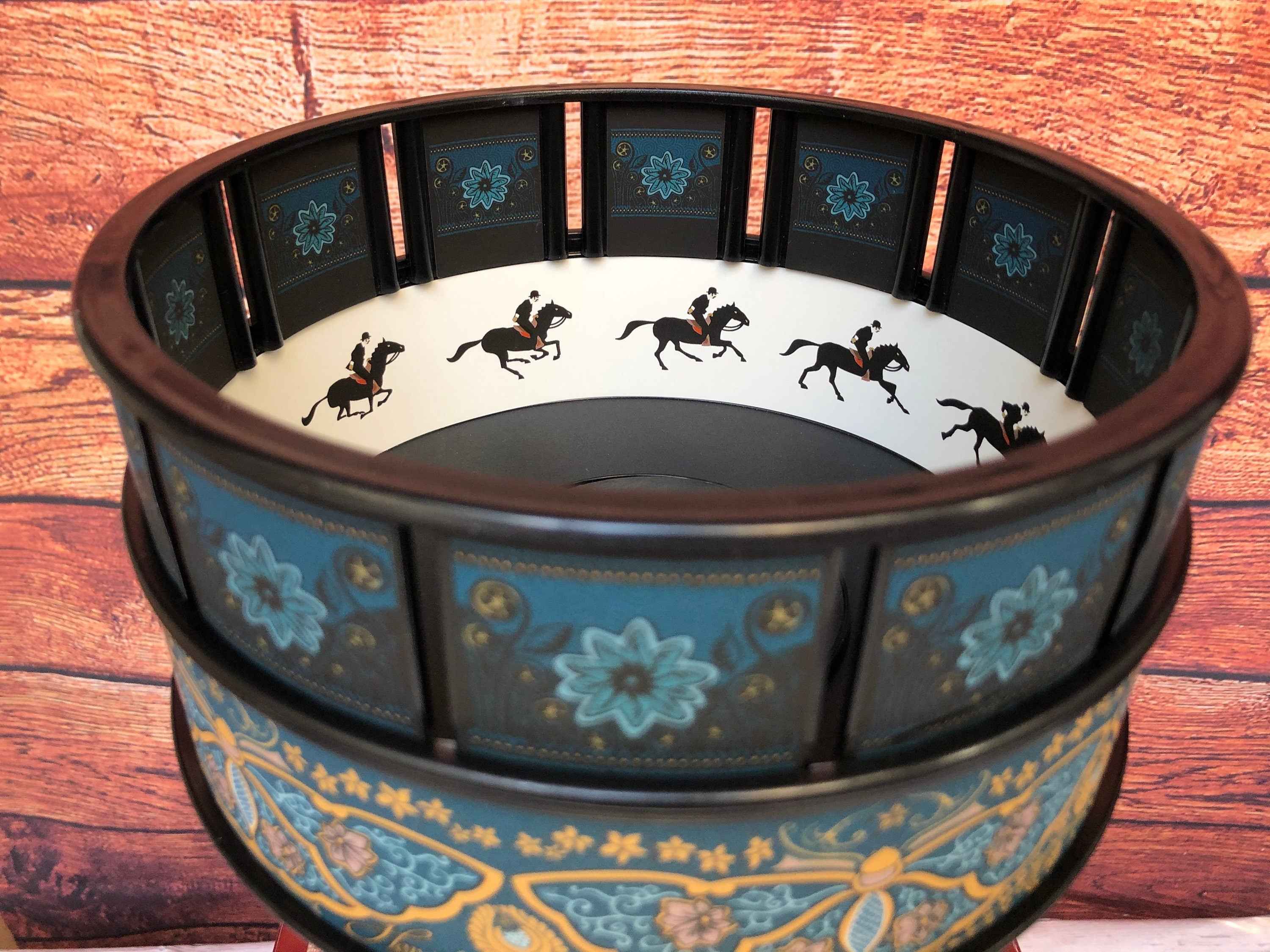 Zoetrope Animation Toy - Large | Present for Movie Lovers & Film Buffs Gift