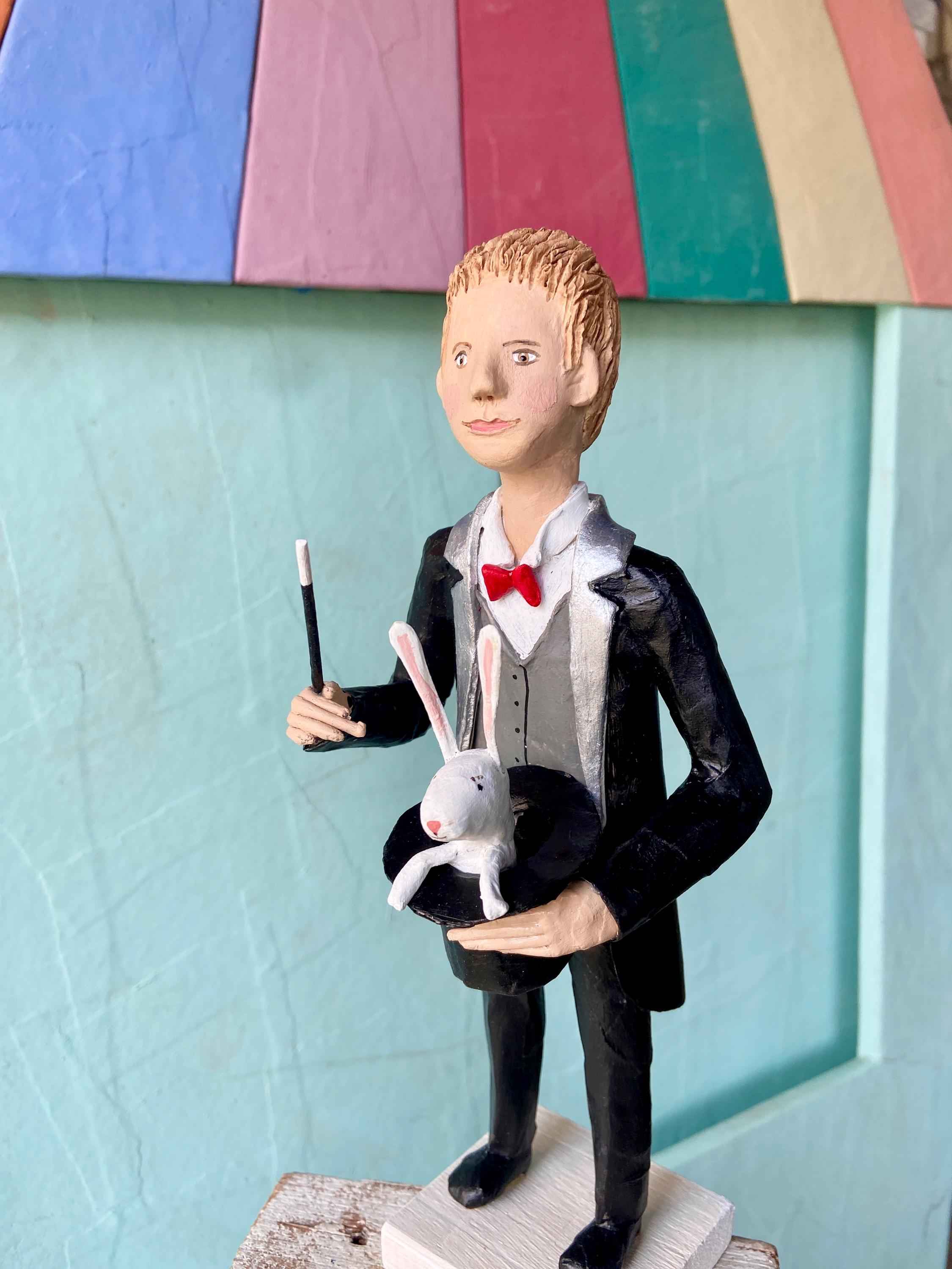 Magician with rabbit, illusionist figure, circus magician, circus sculpture collection, gift for him, circus magician miniature, magic gift, circus